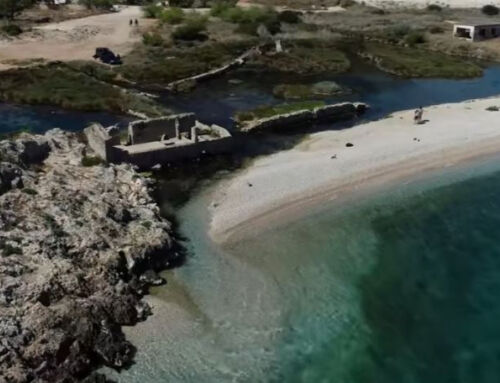 Αλμυρή: Η άγνωστη παραλία που απέχει μιάμιση ώρα από την Αθήνα