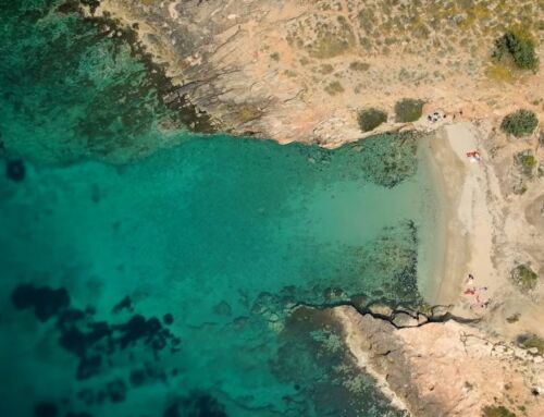Μικρή Χαμολιά: Υπέροχη «prive» παραλία μια ανάσα απ’ την Αθήνα