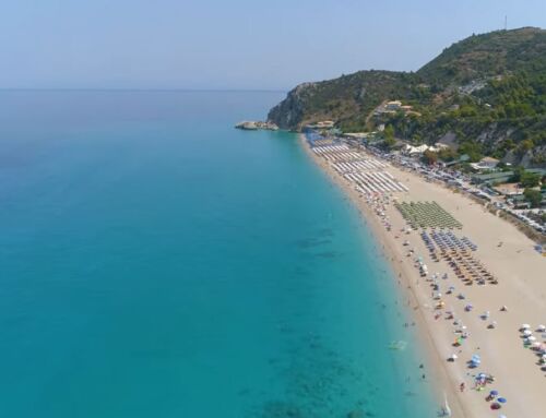 Παραλία Κάθισμα – Λευκάδα: Η μικρή «Ιμπιζα» της Ελλάδας